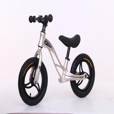 China 12 Inch Magnesium Alloy Children's Magnesium Alloy Balance Bike Baby Ride Racing Bicycle For Kid for sale