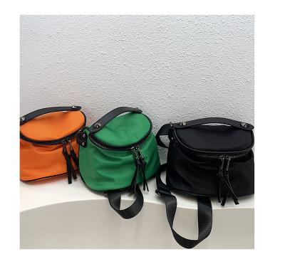 China Fashion Summer Leisure Saddle Bag Women Oxford Cloth Shoulder Messenger Bag Fashion Single Wide Shoulder Handbags for sale