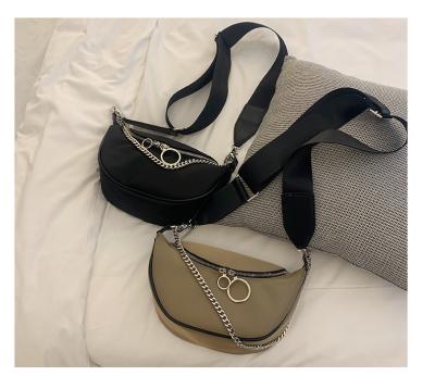 China Fashion Hot Sale Summer Messenger Phone Bag Women Girls Black White Ins Fashion Mini Leisure Shoulder Crossbody Shell Bag With Straps for sale