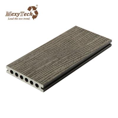 China 2020 eco - friendly anti - UV waterproof exterior decking tiles flooring composite wpc crack - resistant decking for sale