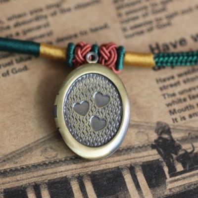 China Wholesale Cheap Jewelry Vintage Fashion Brass Carving Pattern Ellipse Photo Pendant Pendant for sale