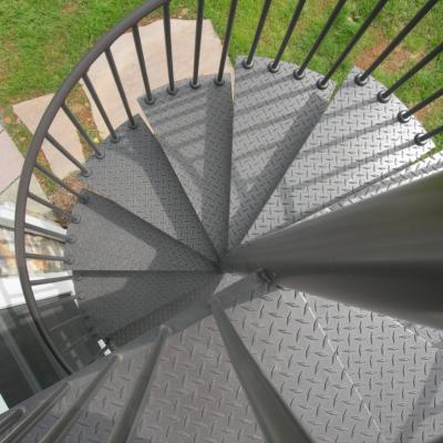 China Modern Prefab Building Outdoor Iron Spiral Staircase Iron Spiral Staircase for sale