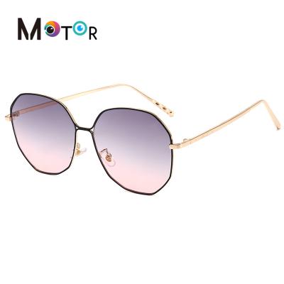 China Round Student Sunglasses Bulk Metal Frame Resin Mirror BH4813 Large Eye Wear Sunglasses for sale