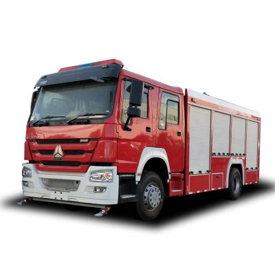 China Euro 5 SINOTRUK 4*2 fire fighting and rescue service vehicles, howo 8000L foam and water fire truck for sale 8470*2500*3640 for sale