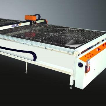 China Garment Shops iECHO Packing Ship Fabric Cutting Machine For PVC Fabric for sale