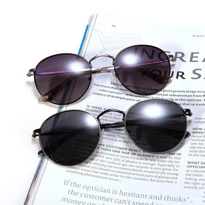 China Fashion Sunglasses High Quality Metal Sunglasses Male Vintage Driving Glass OEM UV400 Black Round Sunglasses for sale