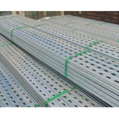 China SS Acero inoxidable Unistrut Canal 10' 10 Ft Acero galvanizado de carbono C Canal 1 5 8