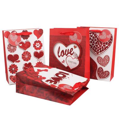 China Factory Direct Sale Recyclable High End High Quality White Card Valentine's Day Gift Packaging Bag for sale