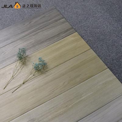 China Efecto tridimensional cerámico esmaltado de la baldosa 150x600 milímetro de la mirada de madera lisa en venta