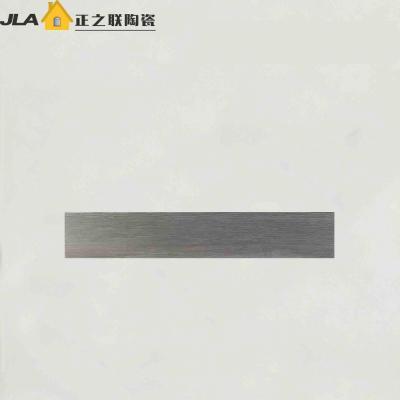 China Las baldosas de madera cerámicas del estilo de la baldosa 6x36 de la mirada de madera gris oscuro no se deslizan en venta