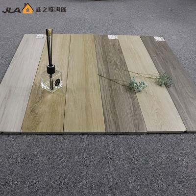 China Baldosas de madera del efecto de la absorción de apogeo, baldosa cerámica que patina anti 6x24 en venta