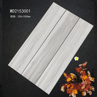 China Suelo mirado madera de cerámica interior de las tejas de la cocina del cuarto de baño de la porcelana de la textura de madera del diseño los 20x100cm de la casa y exterior en venta