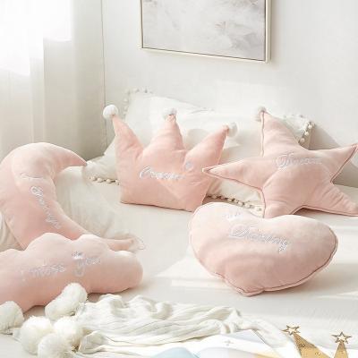 China Children's Bedroom White Cute Pink Heart Shape Embroidery Velvet Pillow Anti-static for sale