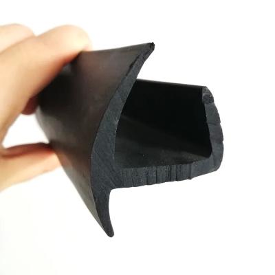 China Clip-on Ronde Weerstrook Gap Blocker Isolatie Seal Strip voor gemakkelijke weerbestendiging Te koop