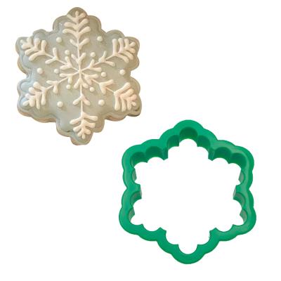 China Viable Plastic Christmas Snowflake Fondant Cookie Chocolate Cookie Cutter For Kids Cake Baking Decorating Mold Tools for sale