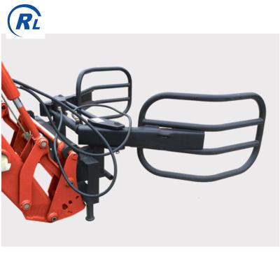 China Qingdao Ruilan Farm Customize Tractor Wrapped Bale Grab , Bale Handlers With Hydraulic Cylinders For Farm for sale