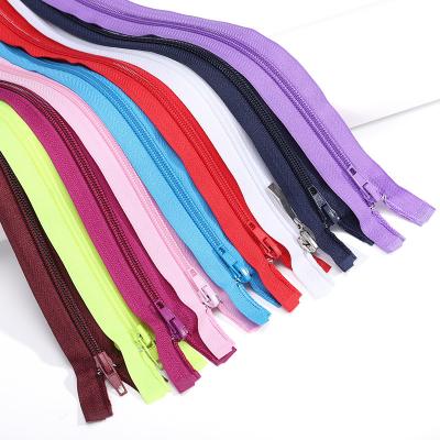 China 2021 New Style Factory Sales Direct Recycled Nylon Auto Lock 5# Color Zipper Pull Handle Simple Style for sale