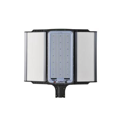 China Outdoor ROAD all in one solar street light 200w 400w 600w integrated led solar street light for sale