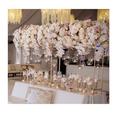 China Wedding party decoration wedding reception table flower runner wedding main table centerpiece flowers long for long gold metal flower stand for sale