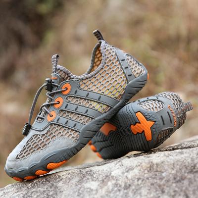 China Fashion Trend Wholesale Custom Men's Rising Shoes Breathable Swimming Shoes For Mens Aqua Beach Water Shoes for sale