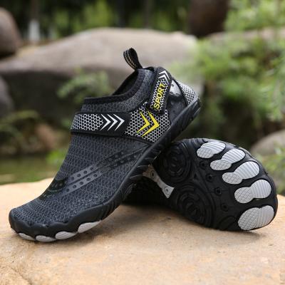 China Round factory new product wholesale factory directly sell men's climbing shoes increasing shoes water source discovery shoes for sale