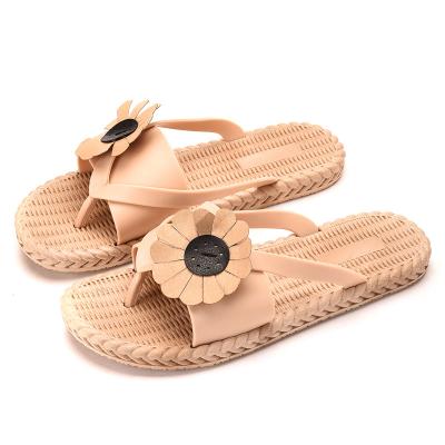 China New lightweight non-slip joker beach flat shoes fashion foot wear spring tide and ins ladies summer flip flops and slides slippers for sale