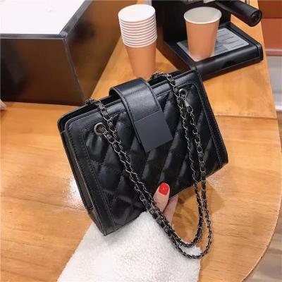 China 2021 Large Designer Handbag PU Diamond Quilted Square Women Handbag Chain Shoulder Bags Chain Shoulder Bags for sale