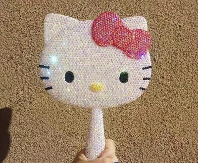 China Personalized Beautiful Bling Hello Kt Cartoon Girly Princess Kitty Cat Mirror Espejo De Maquillaje Plastic Diamond DIY Makeup Mirror for sale