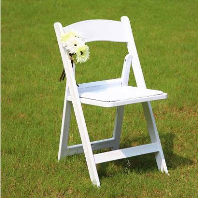 China Outdoor china factory wholesale furniture white resin wedding folding chair for sale