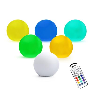 China Hot Sale Garden IP68 Waterproof RF Remote Control Colors Change LED Beach Ball Swimming Pool Floating Lights for sale