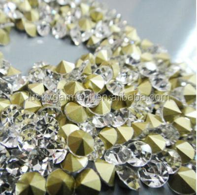 China Bling Lead Free Kittens Wholesale Diamante Crystal Stone for sale