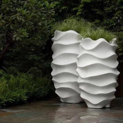 China Modern Europe Plant Pots Fiberglass Planter Flower Pot for Home and Garden Plant Pond Decoration for sale