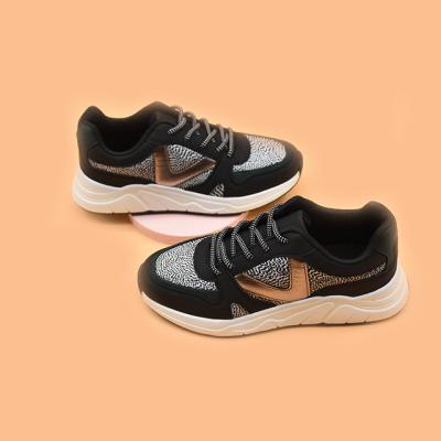 China 2021Shoe Women Casual Used Shoes Breathable Casual Womenmen Sports Shoes for sale