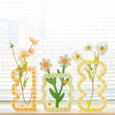 China Modern Cute Dry Clear Simple Acrylic Flower Stand Minimalist DESY Flower Vases Colorful Acrylic Vase Home Decoration for sale