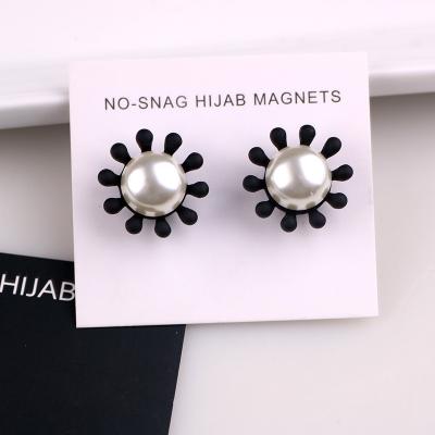 China Wholesale Luxury Vintage Flower Shape Magnetic Button Scarves Accessories Muslim Hijab Scarf Brooch Magnet Pin for sale