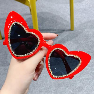 China Fashion Sunglasses Hip Hops Fashion Diamond Sun Glasses For Women Bling Crystal Rhinestone Oversized Heart Shades Sunglass for sale