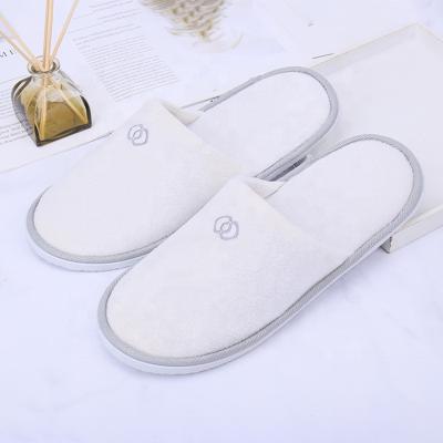 China Comfortable High Quality Hotel Slippers Customized Disposable Hotel Slippers for sale