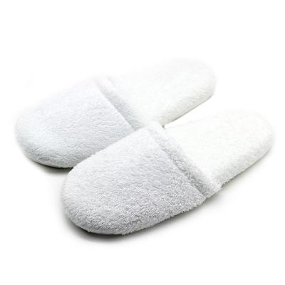 China 2021 Travel Home Hotel New Design Hotel Supplies Customized Logo Closed Toe Disposable Slippers For Hotel for sale