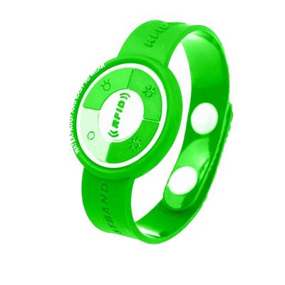 China Multifunctional waterproof/waterproof SI HF UHF chip rfid wristband active rfid wristband for sale