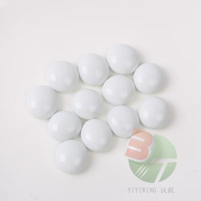 China Deocration 500g 12-14mm white ceramics flat glass beads Garden suppliers fire pit glass rocks decoration for sale