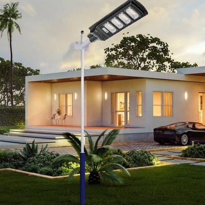 Cina Lampade per giardino solare 30w 60w 90w 120w 150w Lampade per strada solari a specifiche multiple in vendita