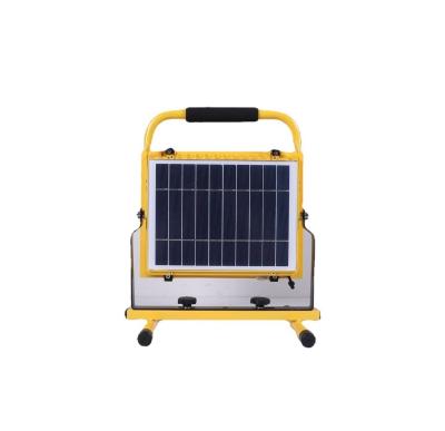 China 6000K CCT Multifunctional Solar Rechargeable LED Flood Light for Outdoor Work IP65/67 for sale