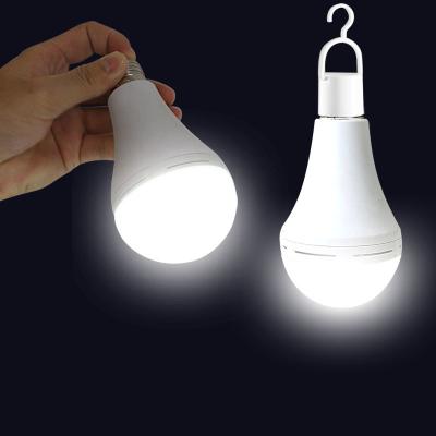 China 7w 9w 12w 15w Wiederaufladbare Notlichtlampe Led-Lampen für Heimbeleuchtung Winkel 270 ° zu verkaufen