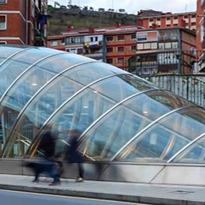 China Parede de cortina de vidro curvo de vidro com controle solar de baixa E à venda