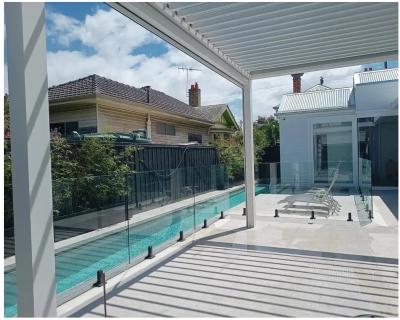 China Fine Polished Edge Porch Spigot Glass Railing for Customized Color Swimming Pool Fence for sale