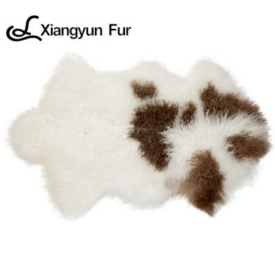 China Shaggy Customized Various Comfortable Soft Round Fur Blanket Washable Plush Goat Real Fur Rug for sale