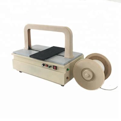 China 4 mm - 8 mm Plastik-Träger-Tisch-Strapping-Maschine Automatische Verpackungsmaschine zu verkaufen