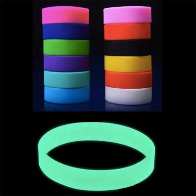 China Factory Price Global Eco - Friendly Silicone Rubber Wristbands for sale