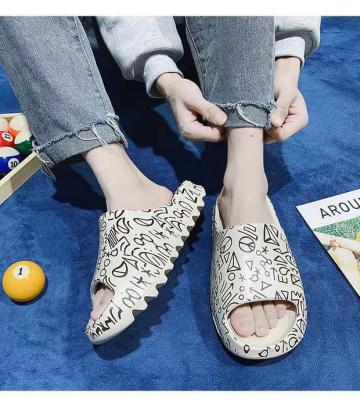 China Cushioning affordable wholesale ladies yeezy slippers yeezy ladies slippers fashion sandals yeezy slide cheap wholesale for sale