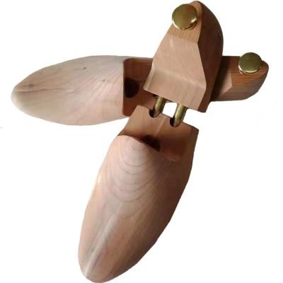 China Hold down shape adjustable shoe tree cedar wood/wooden shoe trees/metal knob, Schuhspanner for sale